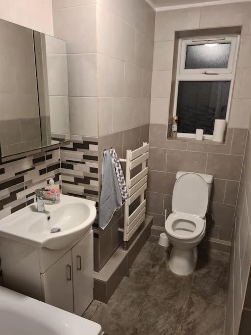 לונדון Luxury One Bedroom Flat מראה חיצוני תמונה